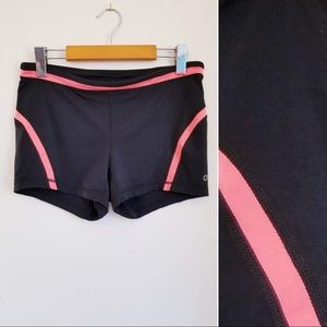 GAPfit Colour block Spandex Shorts, Black/Pink, S
